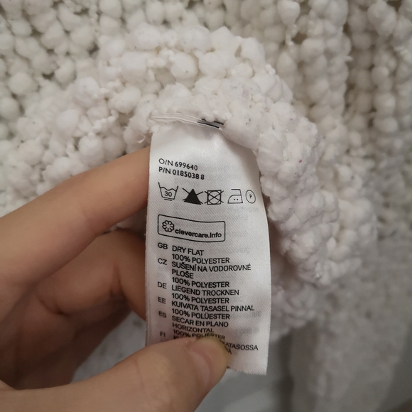 H&M white textured sweater - Picture 3 of 4